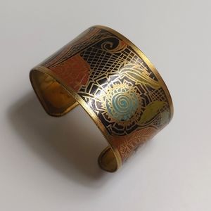 Gold detailed bracelet